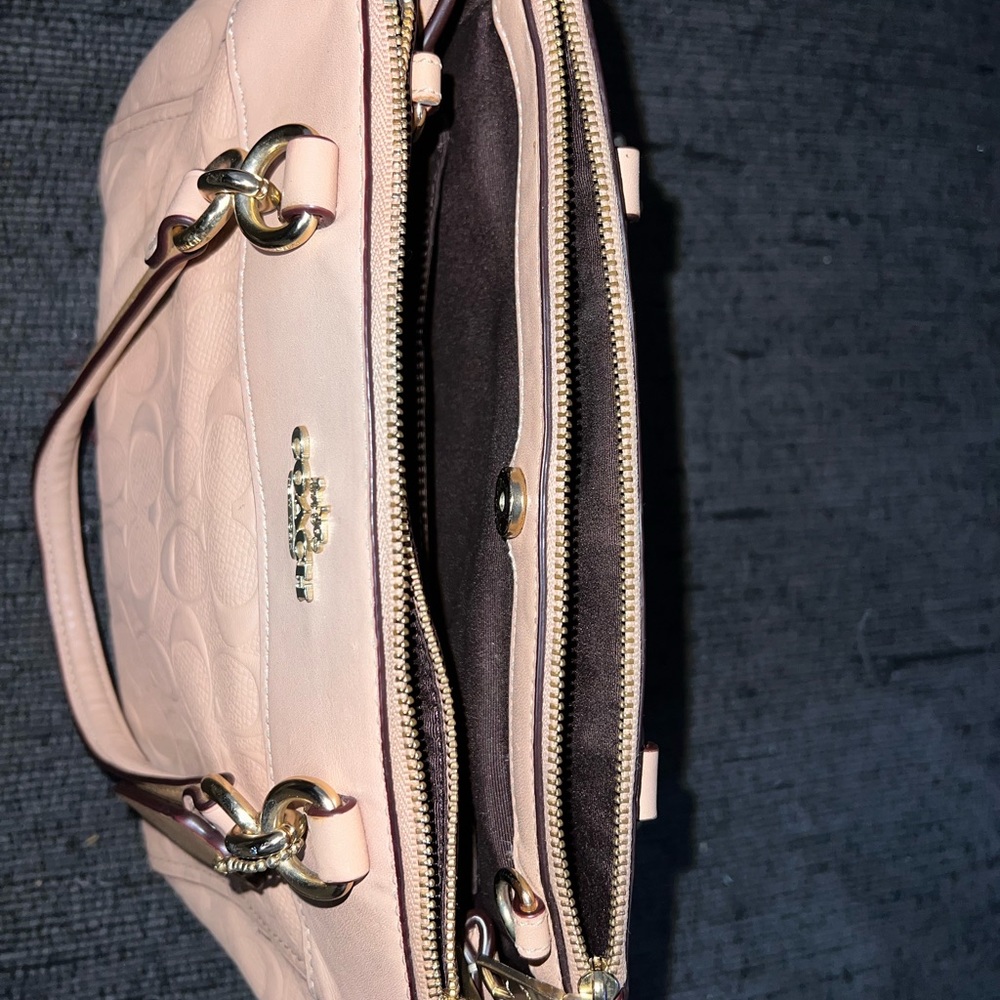 Coach purse - Picture 4 of 4